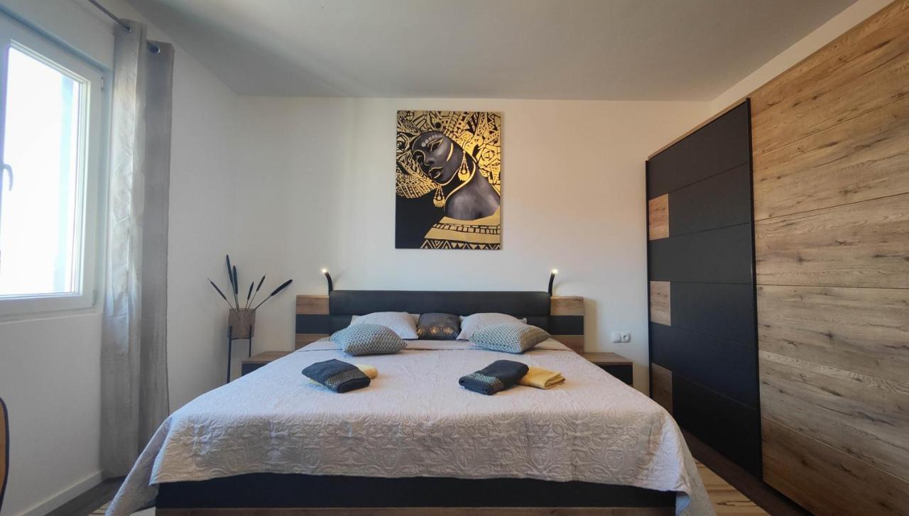 Gold And Silver Apartment زادار المظهر الخارجي الصورة