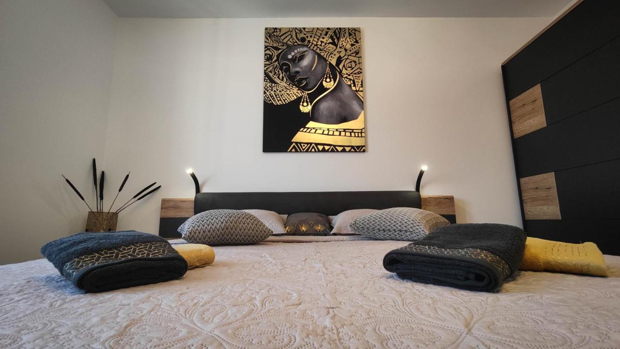 Gold And Silver Apartment زادار المظهر الخارجي الصورة