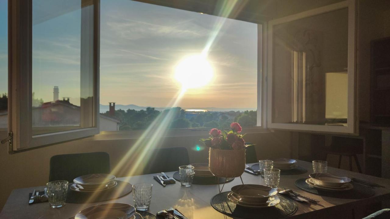 Gold And Silver Apartment زادار المظهر الخارجي الصورة