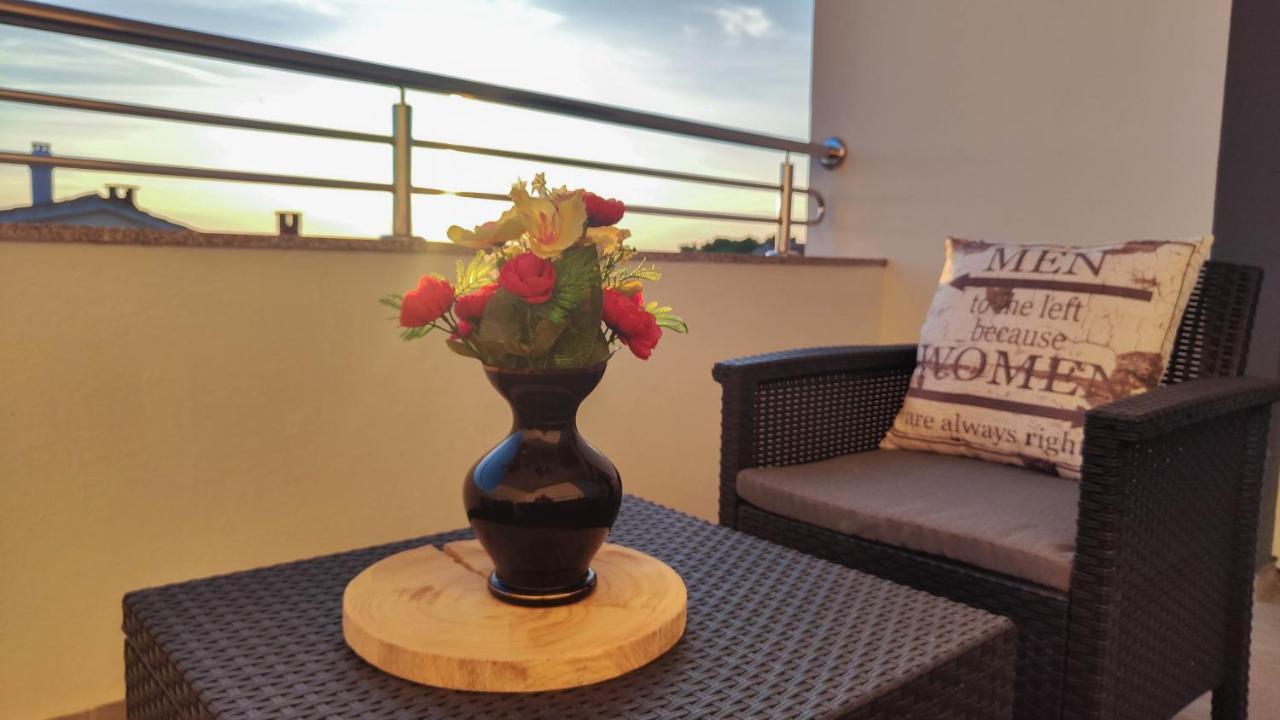 Gold And Silver Apartment زادار المظهر الخارجي الصورة