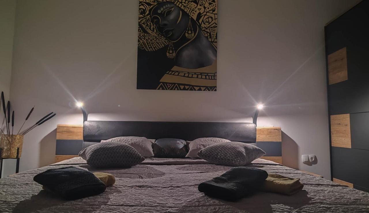 Gold And Silver Apartment زادار المظهر الخارجي الصورة